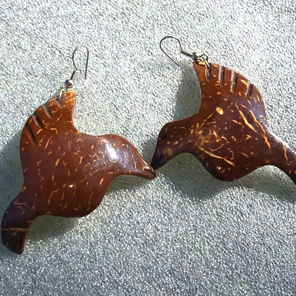 COCONUT SHELL CARVED EARRINGS